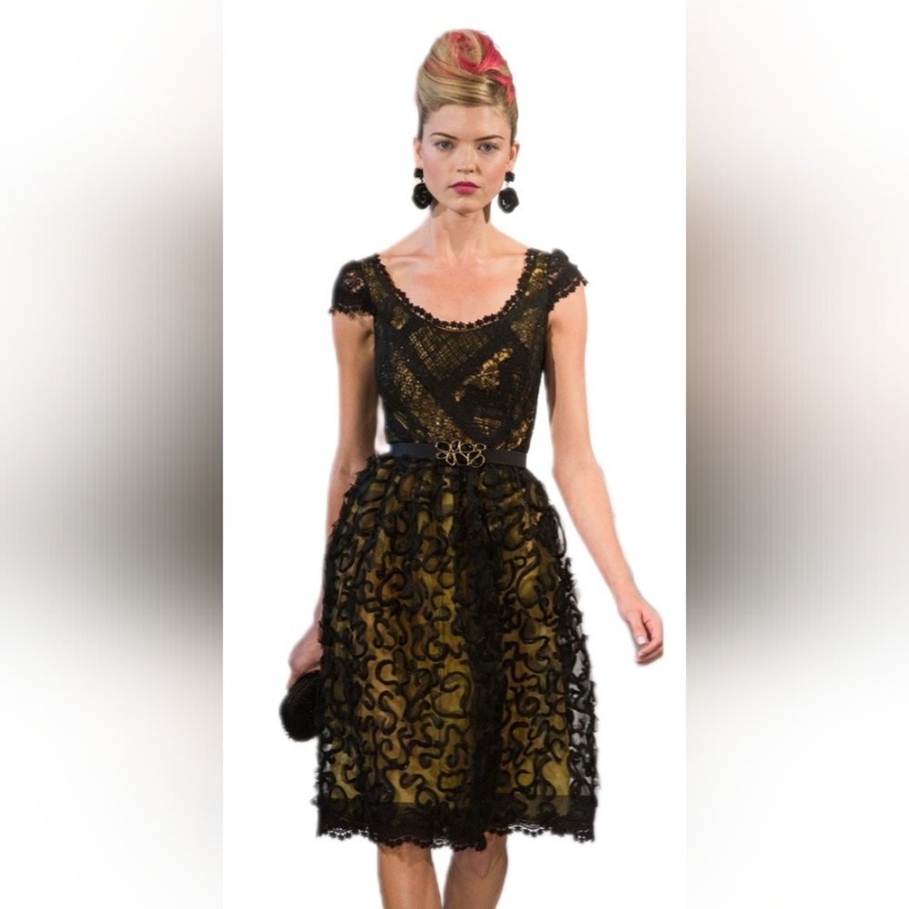$6 000 OSCAR DE LA RENTA BLACK  SILK LACE BEAD ESTABLISHED RUNWAY DRESS US 12